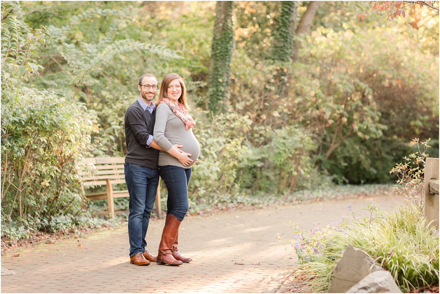 Classic pose for maternity session