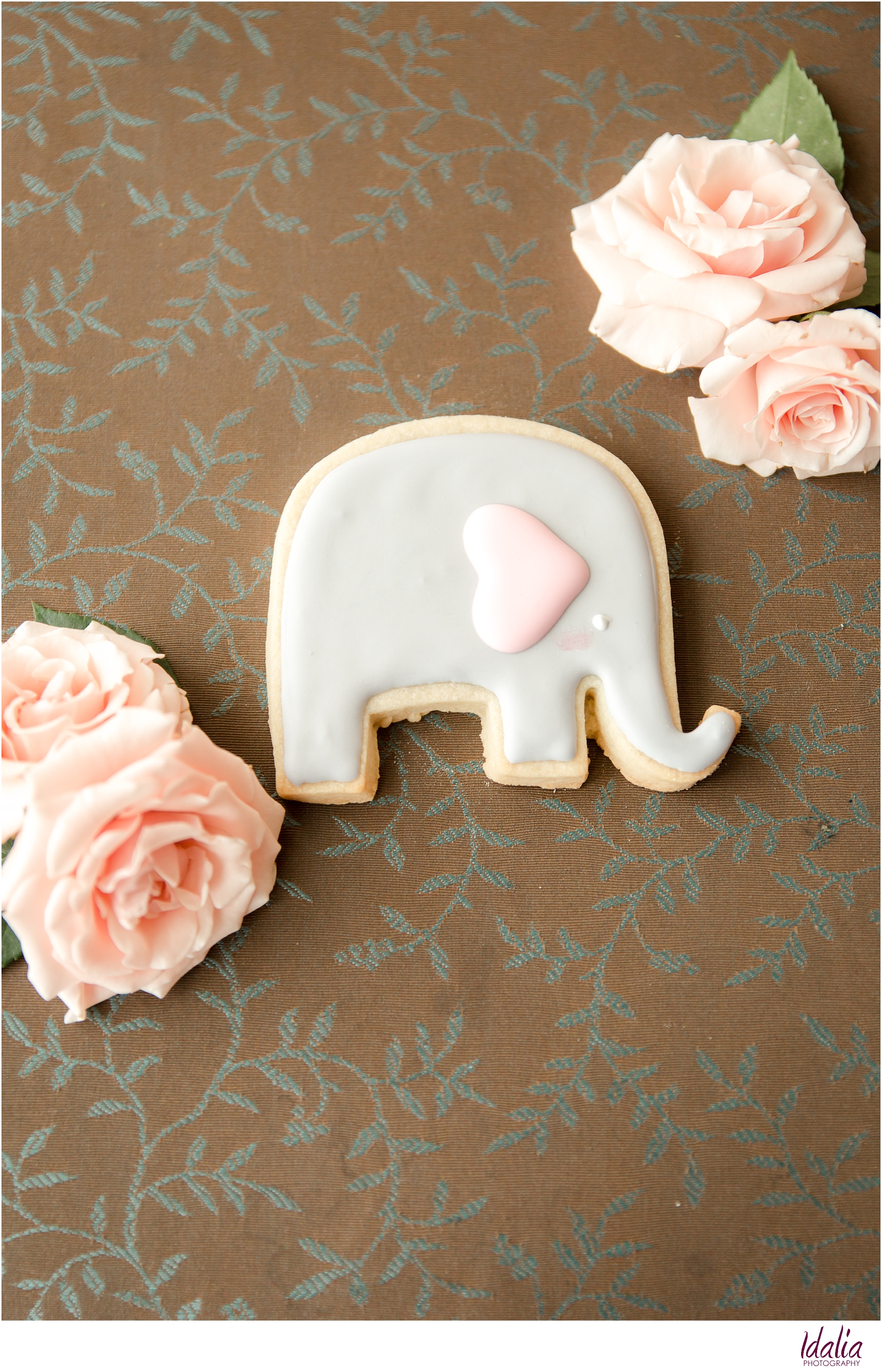 Travel-themed baby shower | Elephant cookies by Pastry Paige