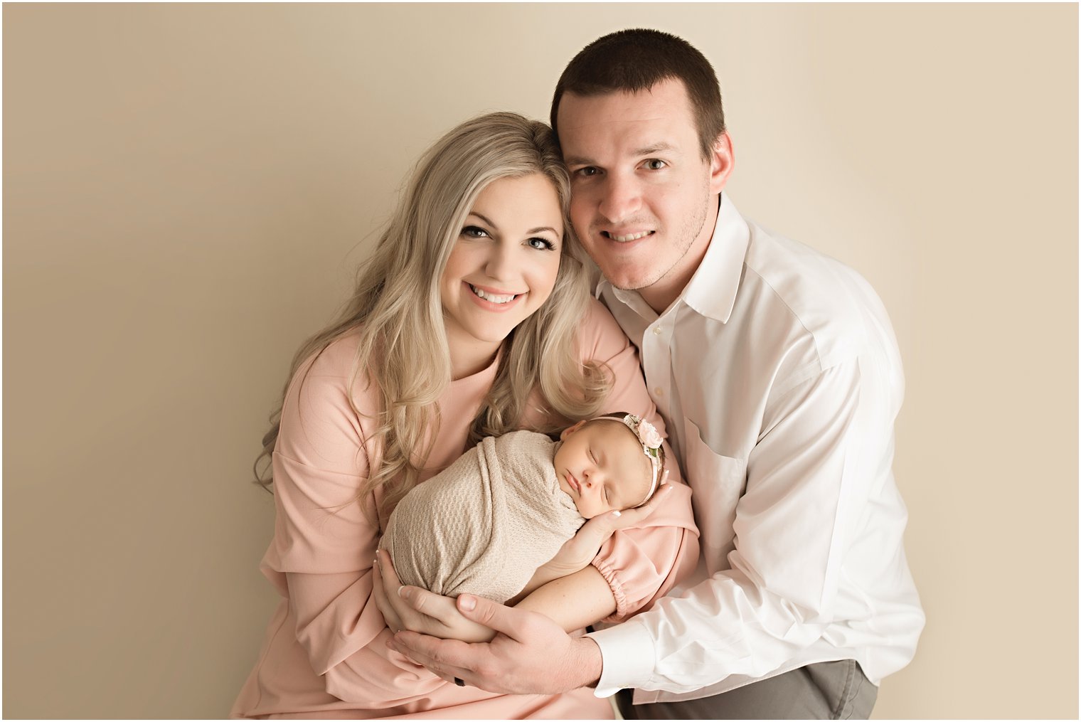 Newborn with parents | Burlington County Newborn Photographer | Newborn session by Idalia Photography